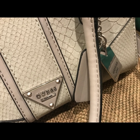 Guess Purse - Picture 2 of 4